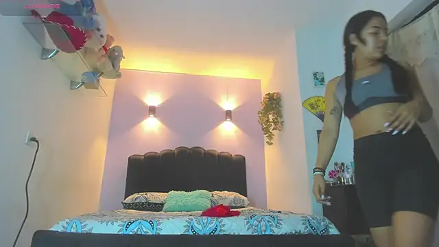 Sofia Clauss  online show from June 3, 4:13 am
