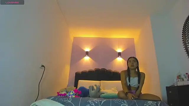 Sofia Clauss  online show from March 28, 4:35 am