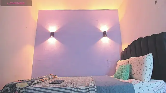 Snapshot of Sofia_Clauss_ chatting on March 6, 4:19 am Sofia Clauss online show from March 6, 4:19 am