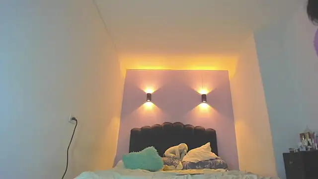 Sofia Clauss  online show from May 3, 5:01 am