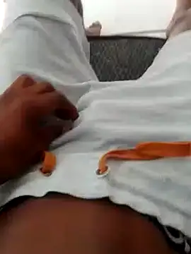 Snapshot of stonedfun chatting on November 2, 5:34 am stonedfun online show from November 2, 5:34 am