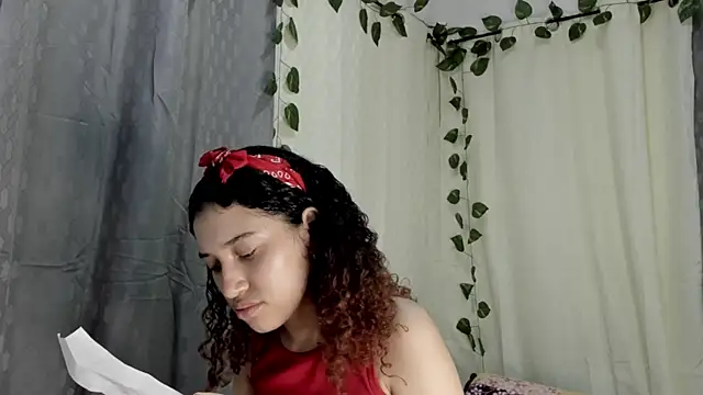 Snapshot of gabriela_duarte1 chatting on November 16, 6:40 am gabriela duarte1 online show from November 16, 6:40 am