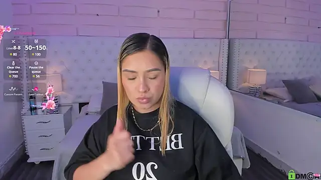 Yaaky  online show from December 24, 1:38 am