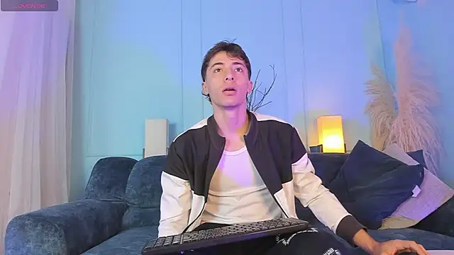 Snapshot of AlessandroDybala chatting on November 29, 12:38 pm AlessandroDybala online show from November 29, 12:38 pm