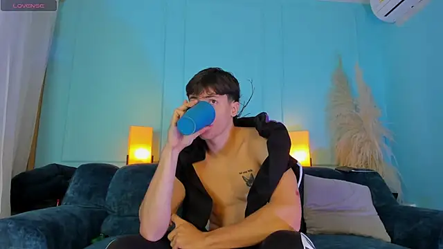 Snapshot of AlessandroDybala chatting on December 3, 12:48 pm AlessandroDybala online show from December 3, 12:48 pm