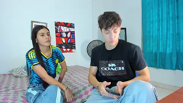 Snapshot of AlessandroDybala chatting on July 4, 12:43 pm AlessandroDybala online show from July 4, 12:43 pm