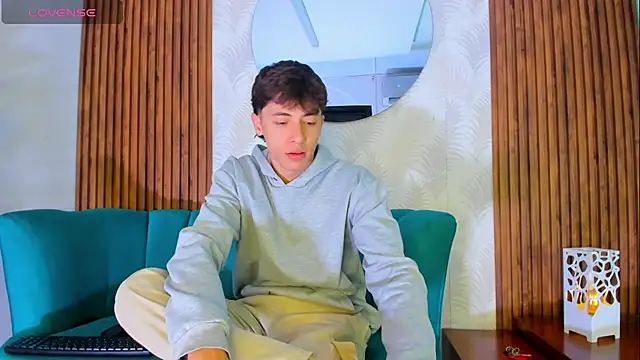 Snapshot of AlessandroDybala chatting on October 12, 12:39 pm AlessandroDybala online show from October 12, 12:39 pm