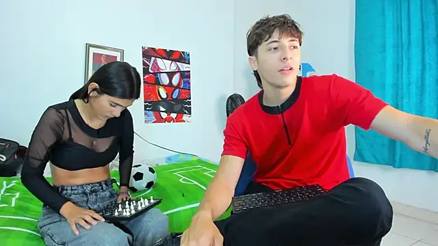 Snapshot of AlessandroDybala chatting on June 25, 12:43 pm AlessandroDybala online show from June 25, 12:43 pm