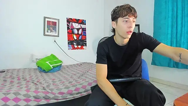 Snapshot of AlessandroDybala chatting on July 6, 12:34 pm AlessandroDybala online show from July 6, 12:34 pm