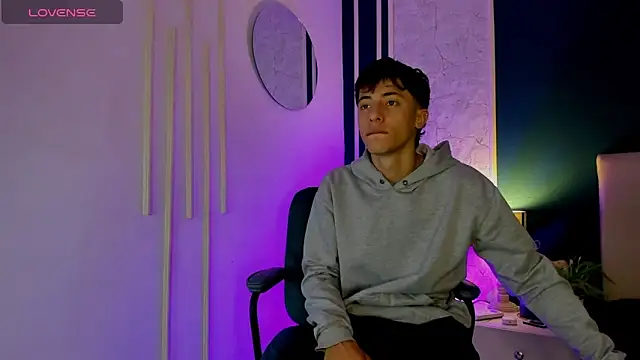 Snapshot of AlessandroDybala chatting on March 1, 11:50 am AlessandroDybala online show from March 1, 11:50 am