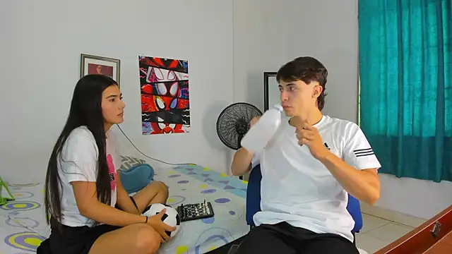 Snapshot of AlessandroDybala chatting on July 7, 12:31 pm AlessandroDybala online show from July 7, 12:31 pm