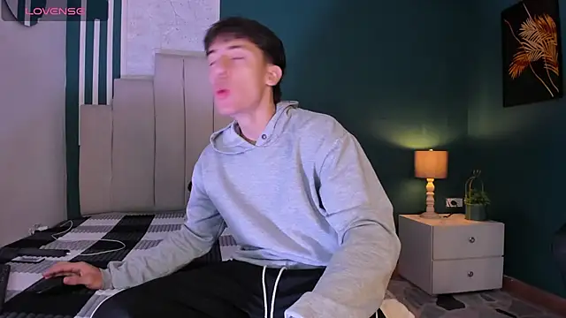 Snapshot of AlessandroDybala chatting on November 19, 12:16 pm AlessandroDybala online show from November 19, 12:16 pm