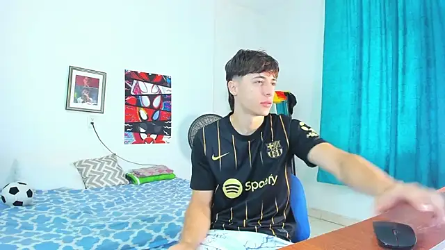 Snapshot of AlessandroDybala chatting on June 10, 12:28 pm AlessandroDybala online show from June 10, 12:28 pm
