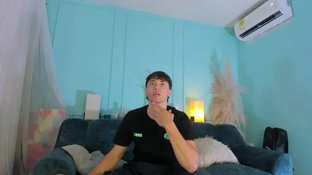 Snapshot of AlessandroDybala chatting on November 8, 12:20 pm AlessandroDybala online show from November 8, 12:20 pm