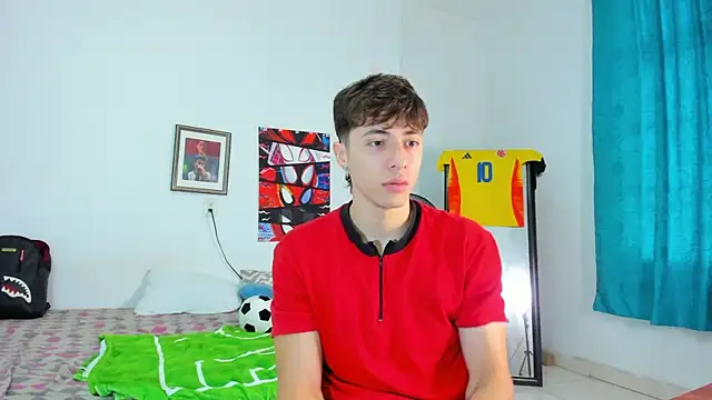 Snapshot of AlessandroDybala chatting on June 17, 12:59 pm AlessandroDybala online show from June 17, 12:59 pm
