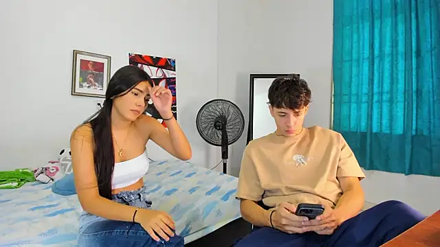 Snapshot of AlessandroDybala chatting on July 15, 12:56 pm AlessandroDybala online show from July 15, 12:56 pm