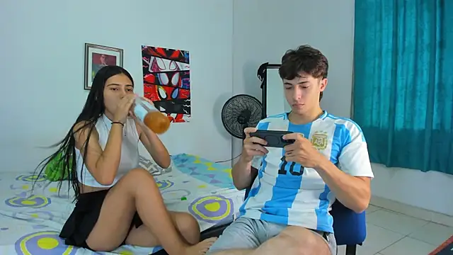 Snapshot of AlessandroDybala chatting on June 22, 1:52 pm AlessandroDybala online show from June 22, 1:52 pm