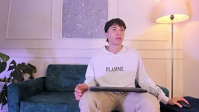 Snapshot of AlessandroDybala chatting on November 5, 12:08 pm AlessandroDybala online show from November 5, 12:08 pm