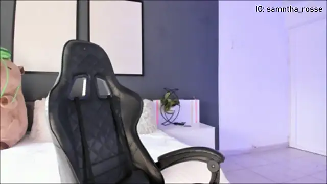 Snapshot of Leyli_Doll chatting on October 3, 8:43 pm Leyli Doll online show from October 3, 8:43 pm