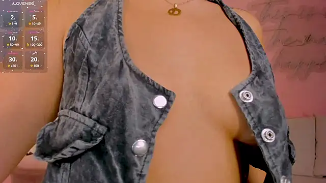 Snapshot of AnnaBrooks1 chatting on March 21, 10:28 pm AnnaBrooks1 online show from March 21, 10:28 pm