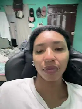 sensitive brunette online show from June 24, 4:05 pm