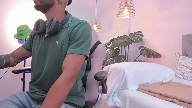 Tom cooper  online show from November 21, 1:21 pm