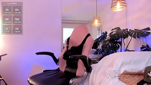 Tom cooper  online show from December 4, 1:10 pm