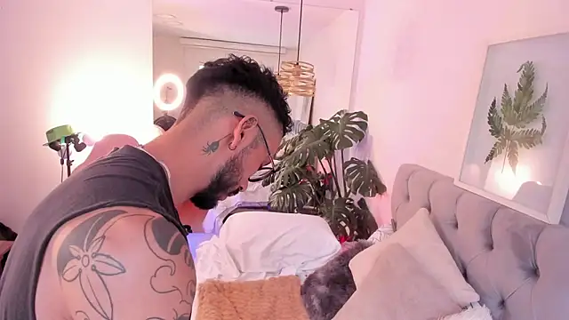 Tom cooper  online show from November 19, 12:49 pm