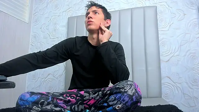 JeanRam18 online show from February 2, 4:39 pm