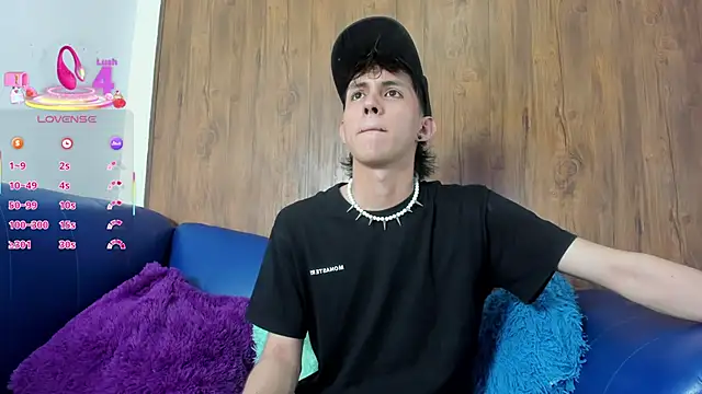 Snapshot of JeanRam18 chatting on March 19, 7:27 pm JeanRam18 online show from March 19, 7:27 pm