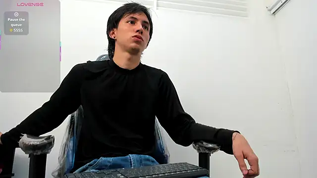 Snapshot of JeanRam18 chatting on October 30, 6:27 pm JeanRam18 online show from October 30, 6:27 pm