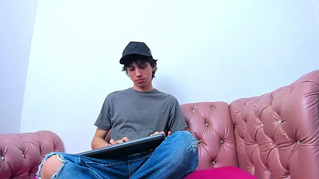 Snapshot of JeanRam18 chatting on March 14, 12:18 pm JeanRam18 online show from March 14, 12:18 pm