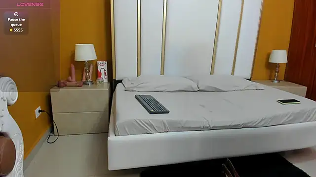 FOXYRIVER  online show from March 25, 12:04 pm