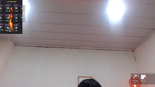 Snapshot of candy_lux_ chatting on June 26, 9:31 pm candy lux online show from June 26, 9:31 pm