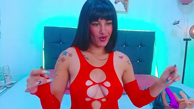 Snapshot of candy_lux_ chatting on July 10, 7:25 pm candy lux online show from July 10, 7:25 pm
