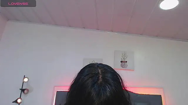 candy lux  online show from April 10, 1:51 pm