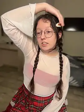 emigooflordXD online show from October 10, 6:14 am