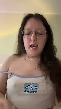 emigooflordXD online show from June 14, 5:47 pm