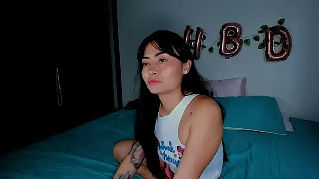 Lauren A online show from December 21, 9:04 pm