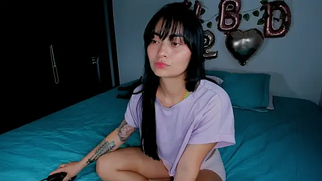 Lauren A online show from December 20, 10:01 pm