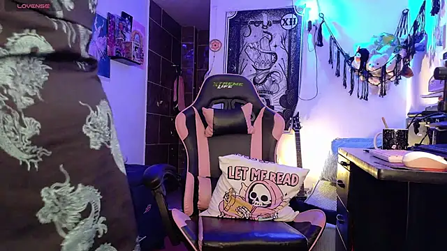 mollyshake1 online show from February 7, 7:27 am