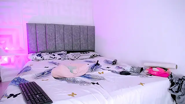 Snapshot of nataly_red chatting on March 14, 10:27 pm nataly red online show from March 14, 10:27 pm