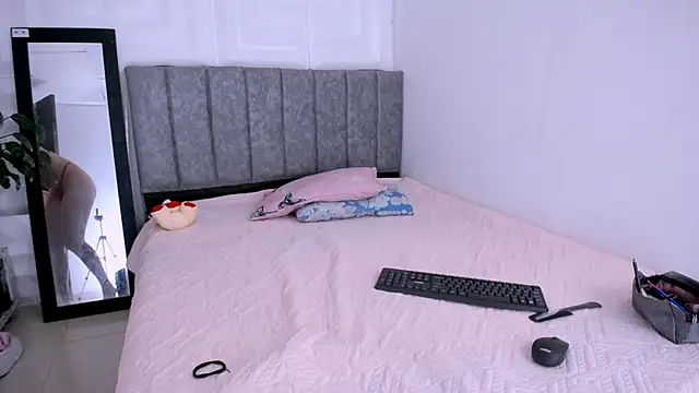 nataly red online show from November 16, 9:08 pm