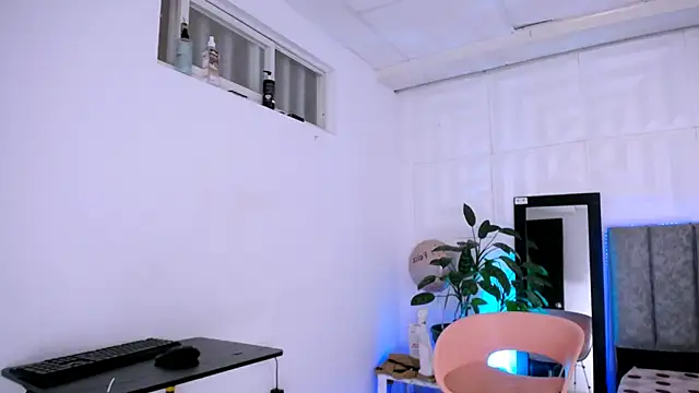 Snapshot of nataly_red chatting on September 13, 6:41 pm nataly red online show from September 13, 6:41 pm