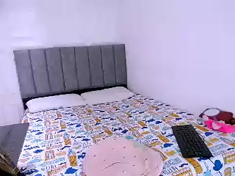 Snapshot of nataly_red chatting on February 4, 4:50 pm nataly red online show from February 4, 4:50 pm