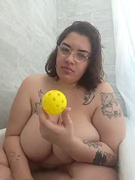 WitchiKitti online show from March 15, 5:47 am