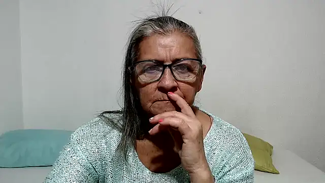 Snapshot of candy_mature_ chatting on July 6, 12:17 am candy mature online show from July 6, 12:17 am