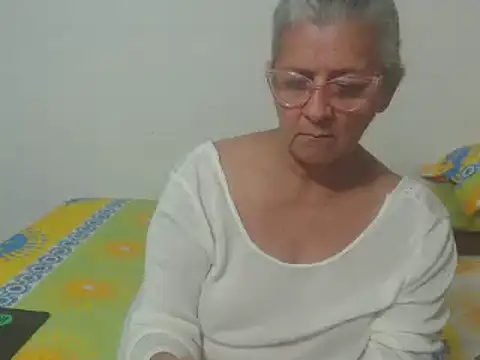 Snapshot of candy_mature_ chatting on March 7, 2:04 am candy mature online show from March 7, 2:04 am