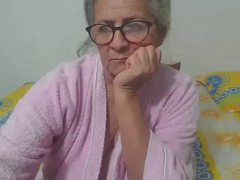 Snapshot of candy_mature_ chatting on March 12, 2:30 am candy mature online show from March 12, 2:30 am