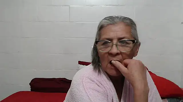 candy mature  online show from October 31, 11:22 pm